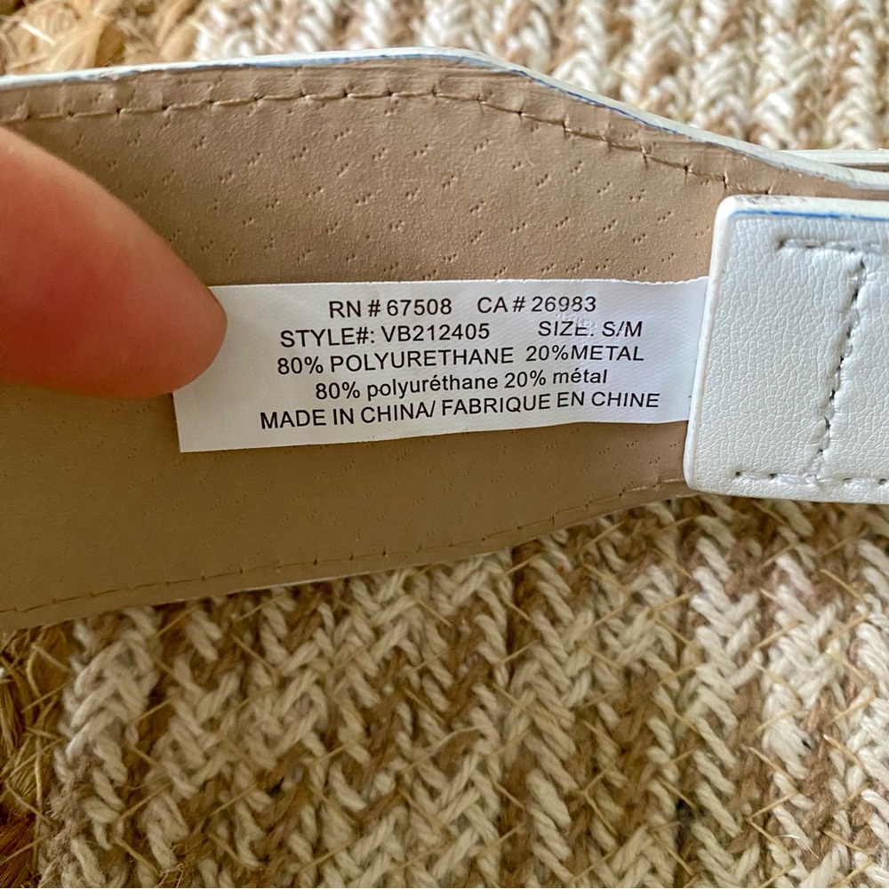 VINCE CAMUTO Elegant White Belt with Western Gold Buckle - Picture 10 of 13